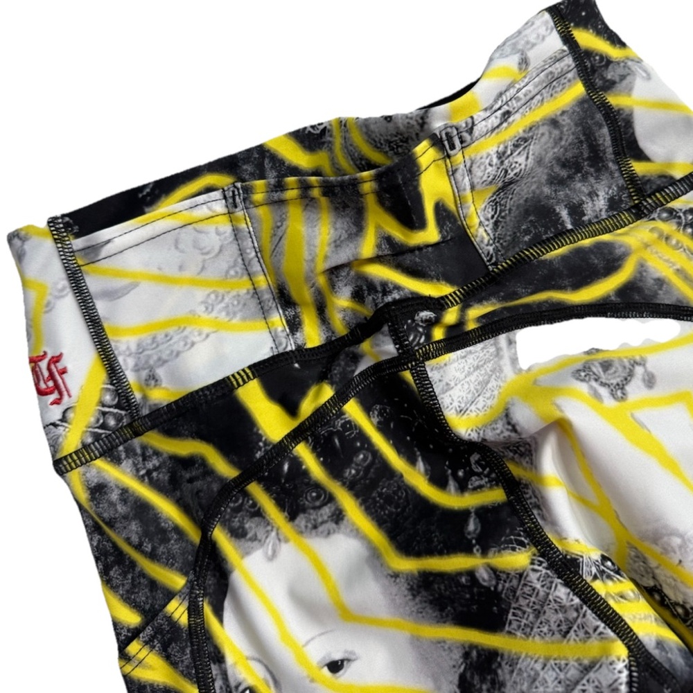 NWT Twin Fantasy Queen Print Panel Legging M Italian Fabric $249 Retail - Picture 8 of 16